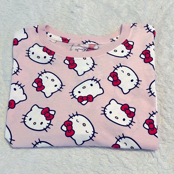 Hello Kitty Tops - Hello Kitty T-Shirt